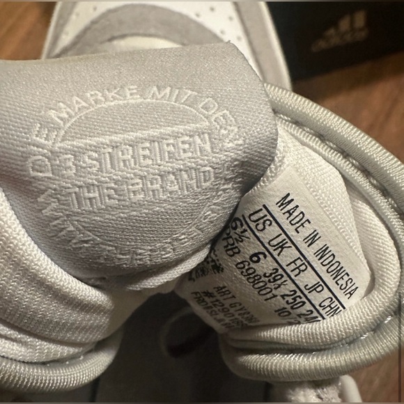 ADIDAS Originals Forum Low Basketball Shoes Size 8. - Picture 8 of 10